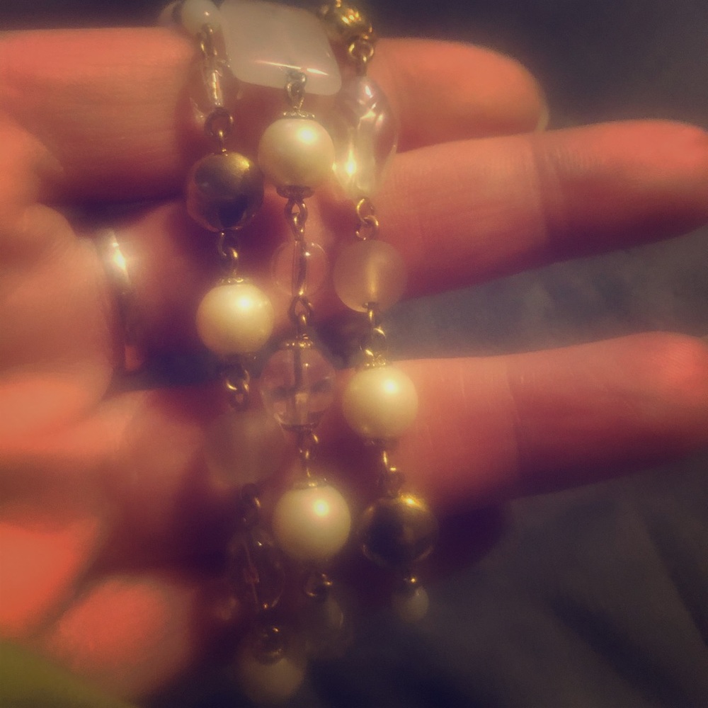 Pearl. White and gold bracelet